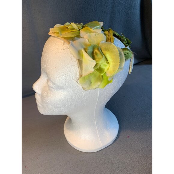 Ladies Green and Ivory Silk Flowers Hat Vintage - Picture 9 of 10